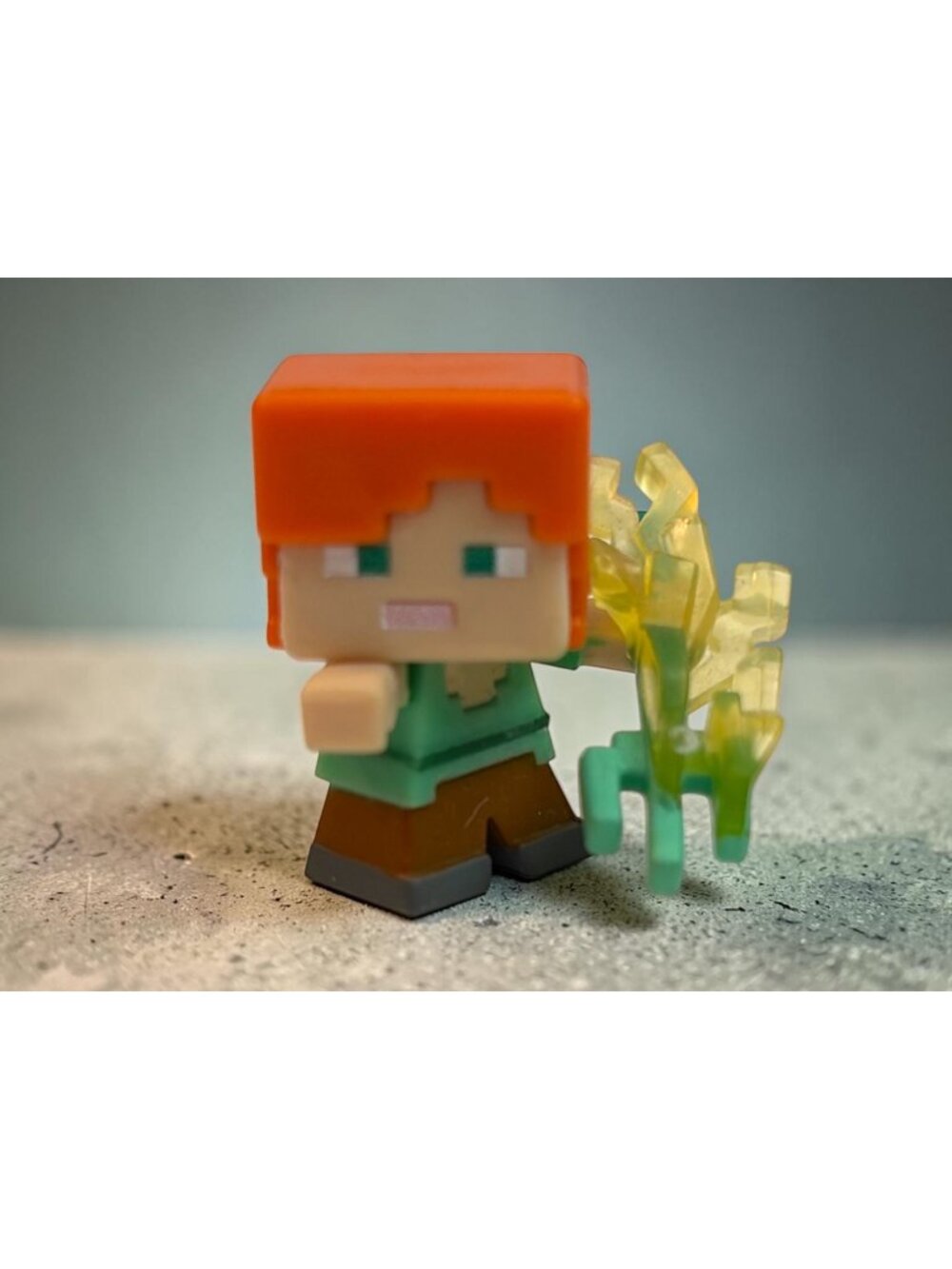 Minecraft Mini Figure Aquatic Series #15 1" Alex Channeling Trident Figure